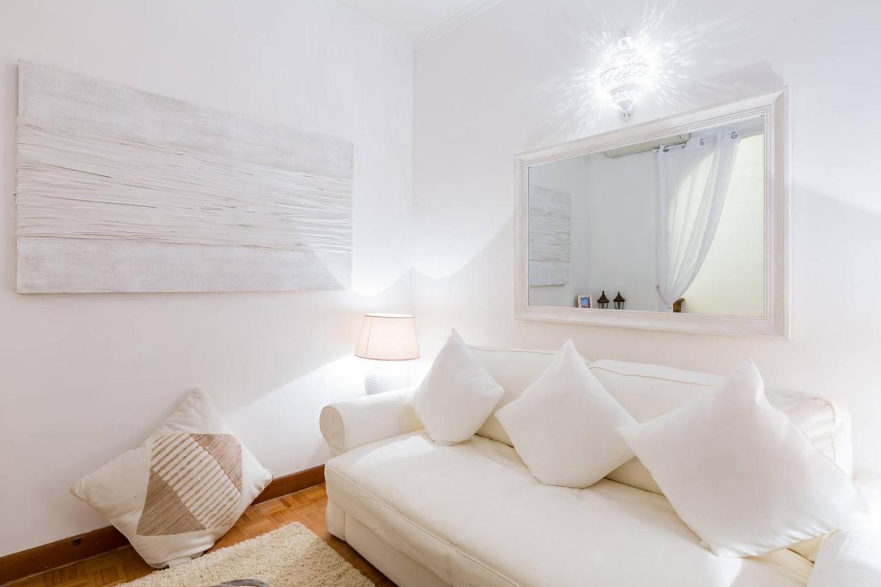 Via Frattina Love Apartment Rome Bagian luar foto