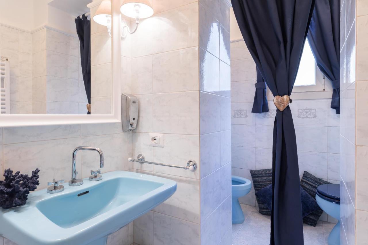 Via Frattina Love Apartment Rome Bagian luar foto